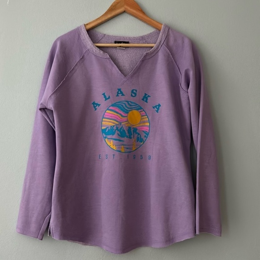 Just 4 Wear • Retro Purple Alaska Graphic Sweatshirt Size Small